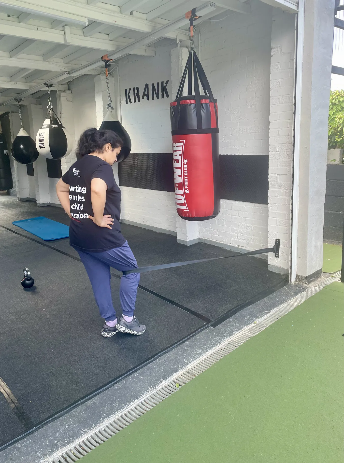 Individual knee strength and stability work during personal training at Krank Durham